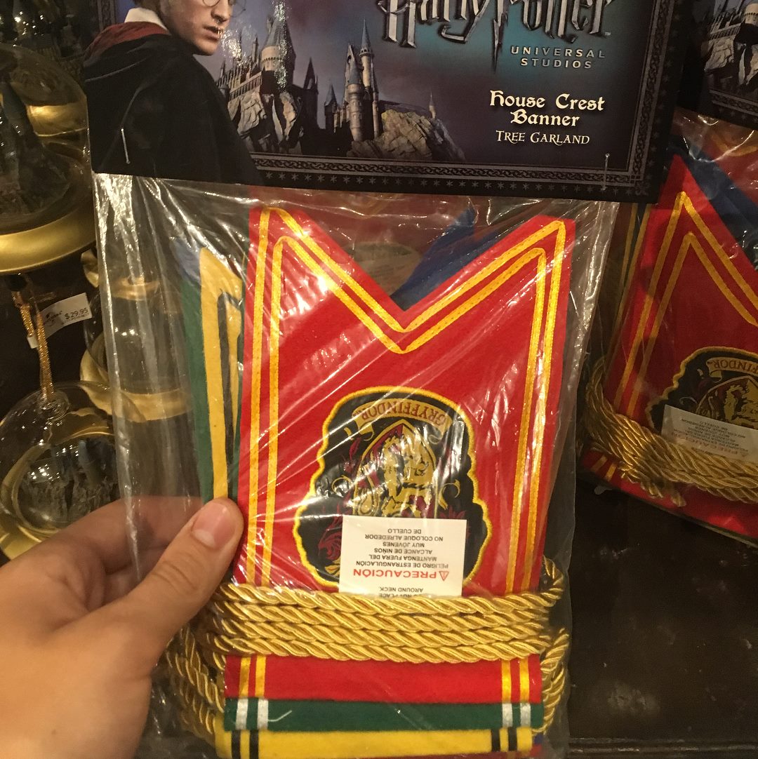 Harry Potter-Themed Christmas Decorations for Sale at Wizarding World in  Orlando -  «