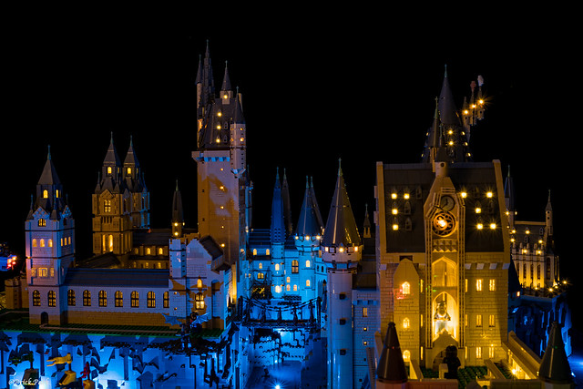 Incredible Custom-Built LEGO Hogwarts! -  «