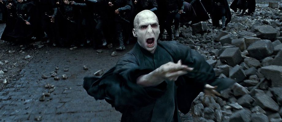 Voldemort Wore Stockings With Garters Under His Cloak Says Ralph Fiennes The Leaky Cauldron Org The Leaky Cauldron Org