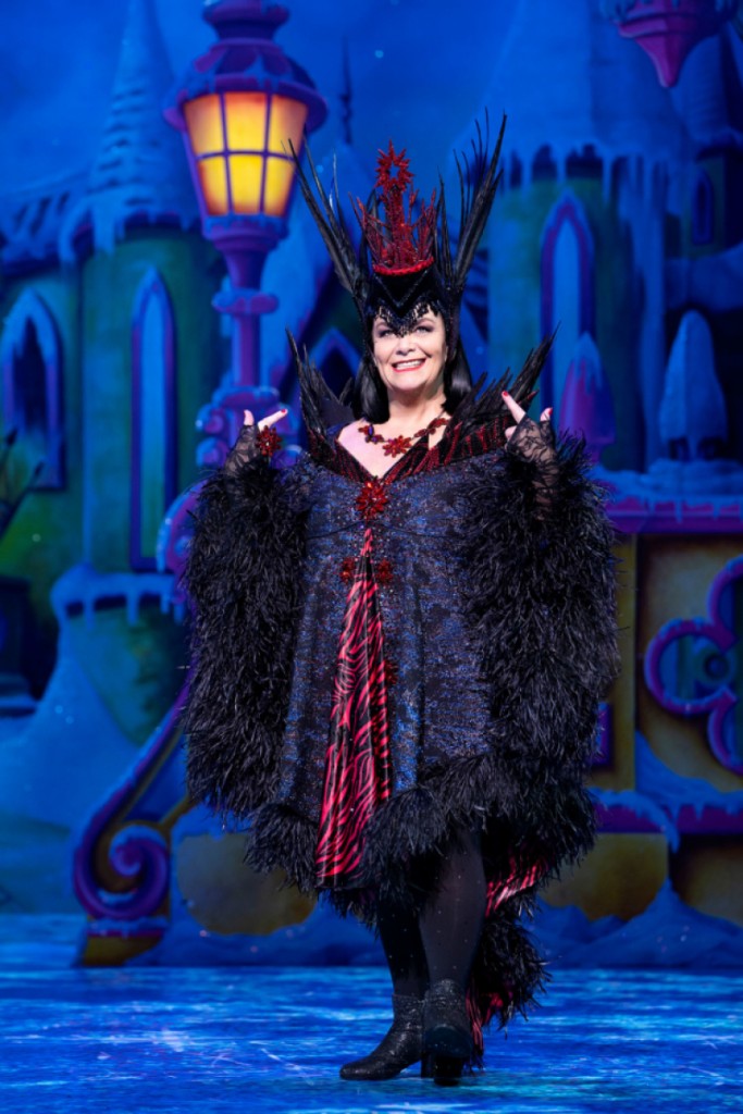 dawn-french-as-queen-dragonella-131297