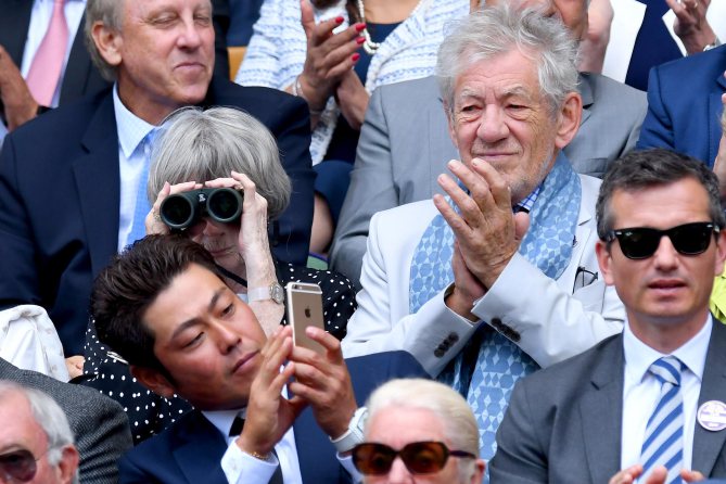 LONDON, ENGLAND - JULY 12: Actors Maggie Smith and Sir Ian McKellen attend day nine of the Wimbledon Tennis Championships at the All England Lawn Tennis and Croquet Club on July 12, 2017 in London, United Kingdom. (Photo by Karwai Tang/WireImage)