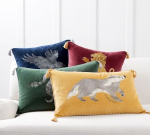 harry-potter8482-hogwarts8482-house-pillows-o