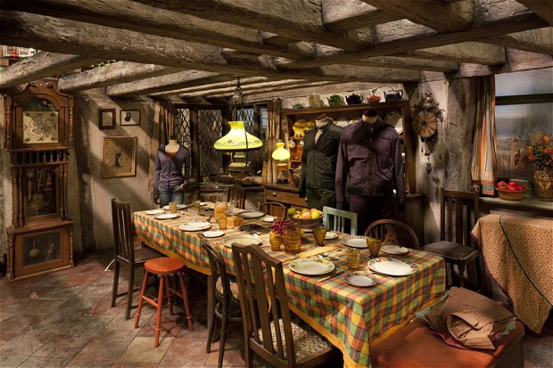 inside_2167481b