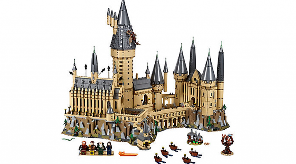 legohogwartscastleinsidefullfromsite-1024x568