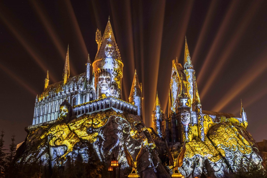 The Dark Arts at Hogwarts Castle Light Projection Show at Universal Studios Hollywood