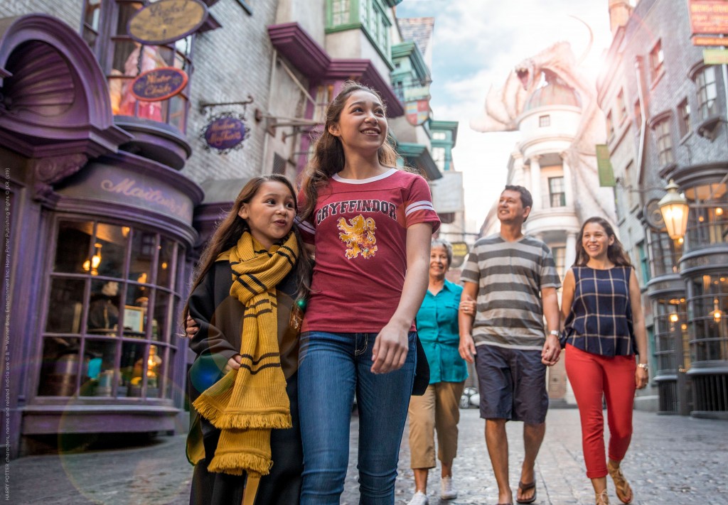 9. Wizarding World Gold_Discounts_The Wizarding World of Harry Potter™ - Diagon Alley™ at Universal Orlando Resort