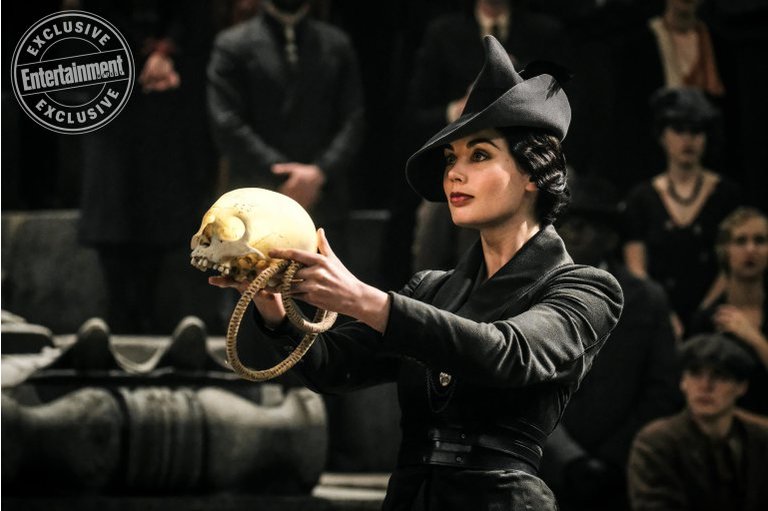 Fantastic Beasts: The Crimes of Grindelwald Poppy Corby-Tuech